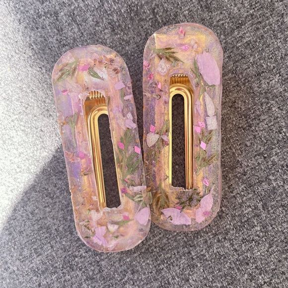 #1 Pressed Flower Hair Clip Set of 2 - Picture 4 of 9